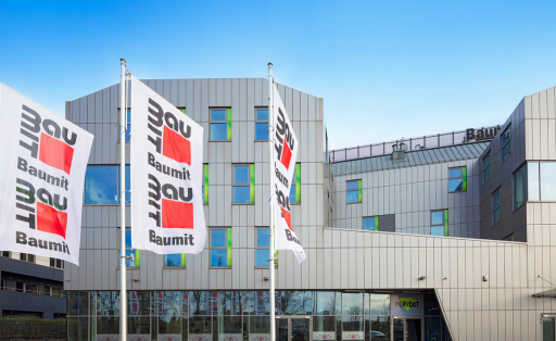 jasny budynek z oknami, nowa siedziba Perydot