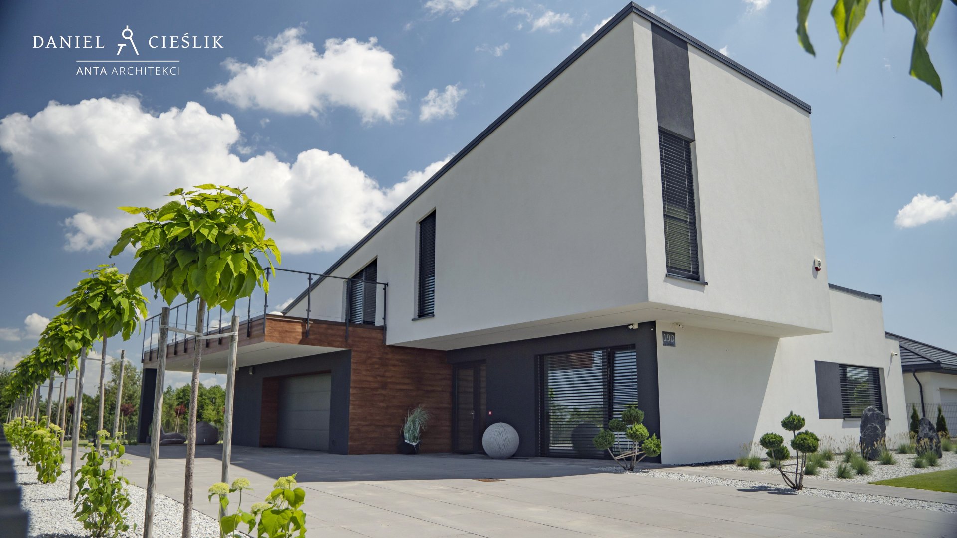 Crooked hause