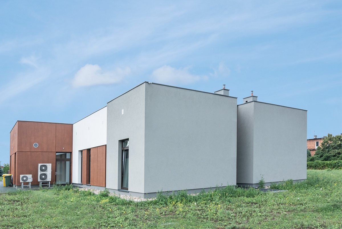 D44 THE CLINIC