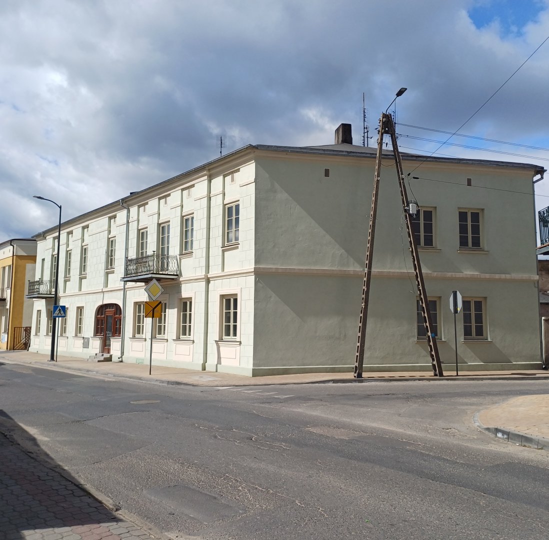 Szkolna 1